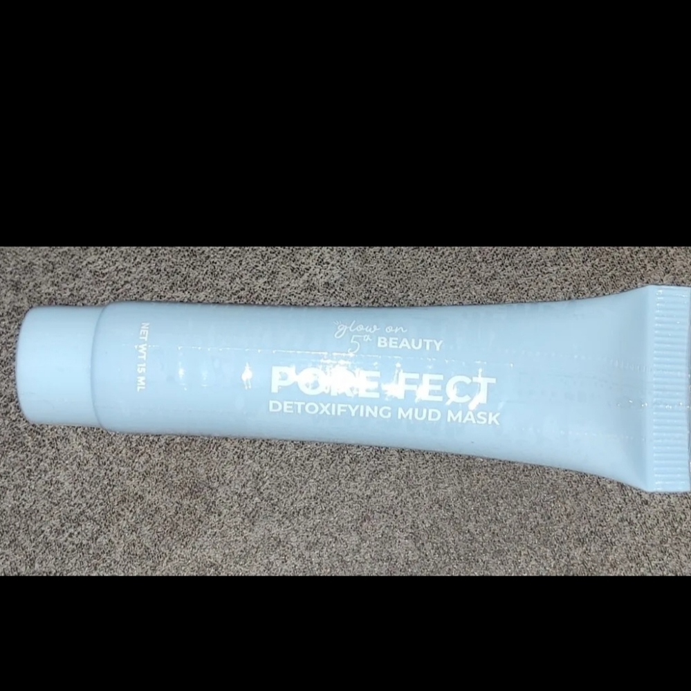 Glow On 5th Beauty PORE-FECT Detoxifying Mud Mask 15ml